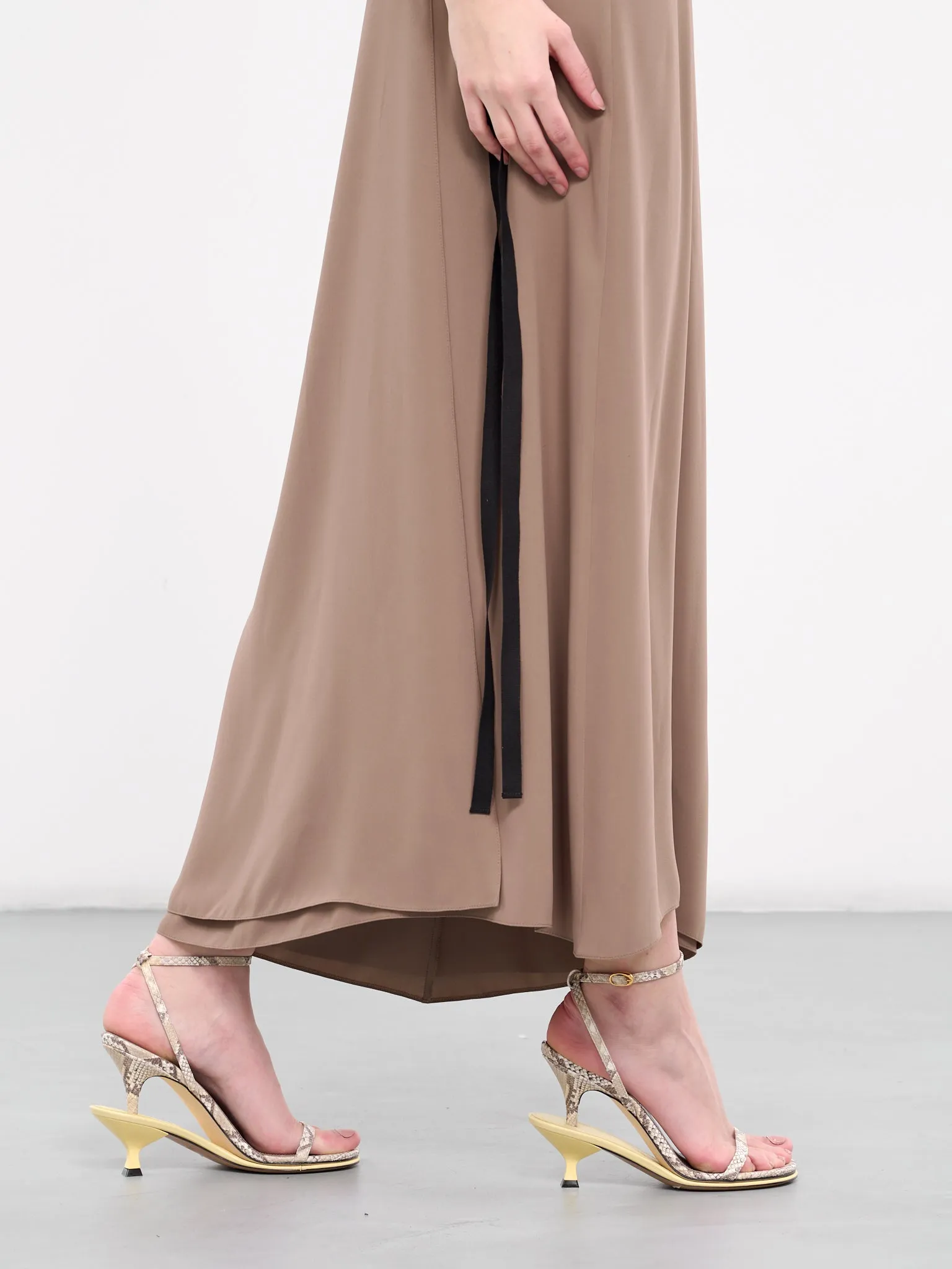 Asymmetric Maxi Dress (S62DG0019-MTN009-BROWN)