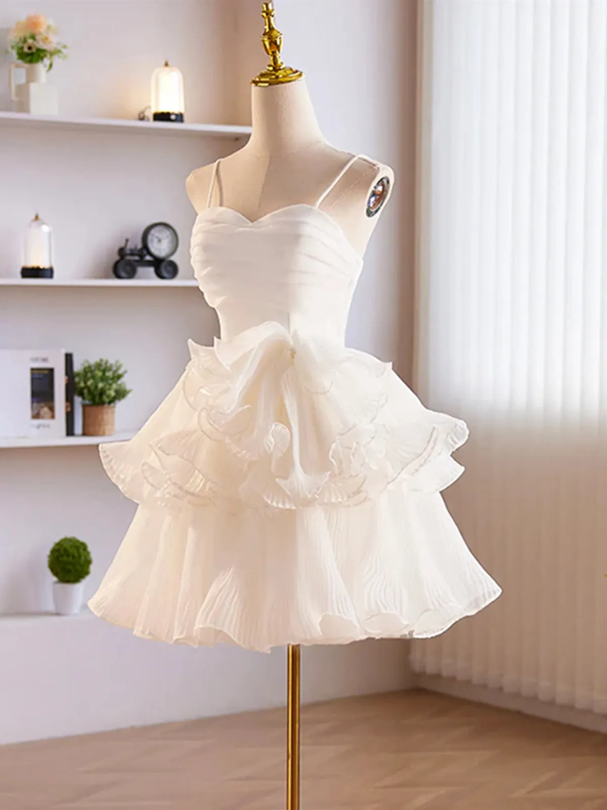 Sweetheart Neck Layered White Chiffon Prom Dresses, Short White Homecoming Dresses