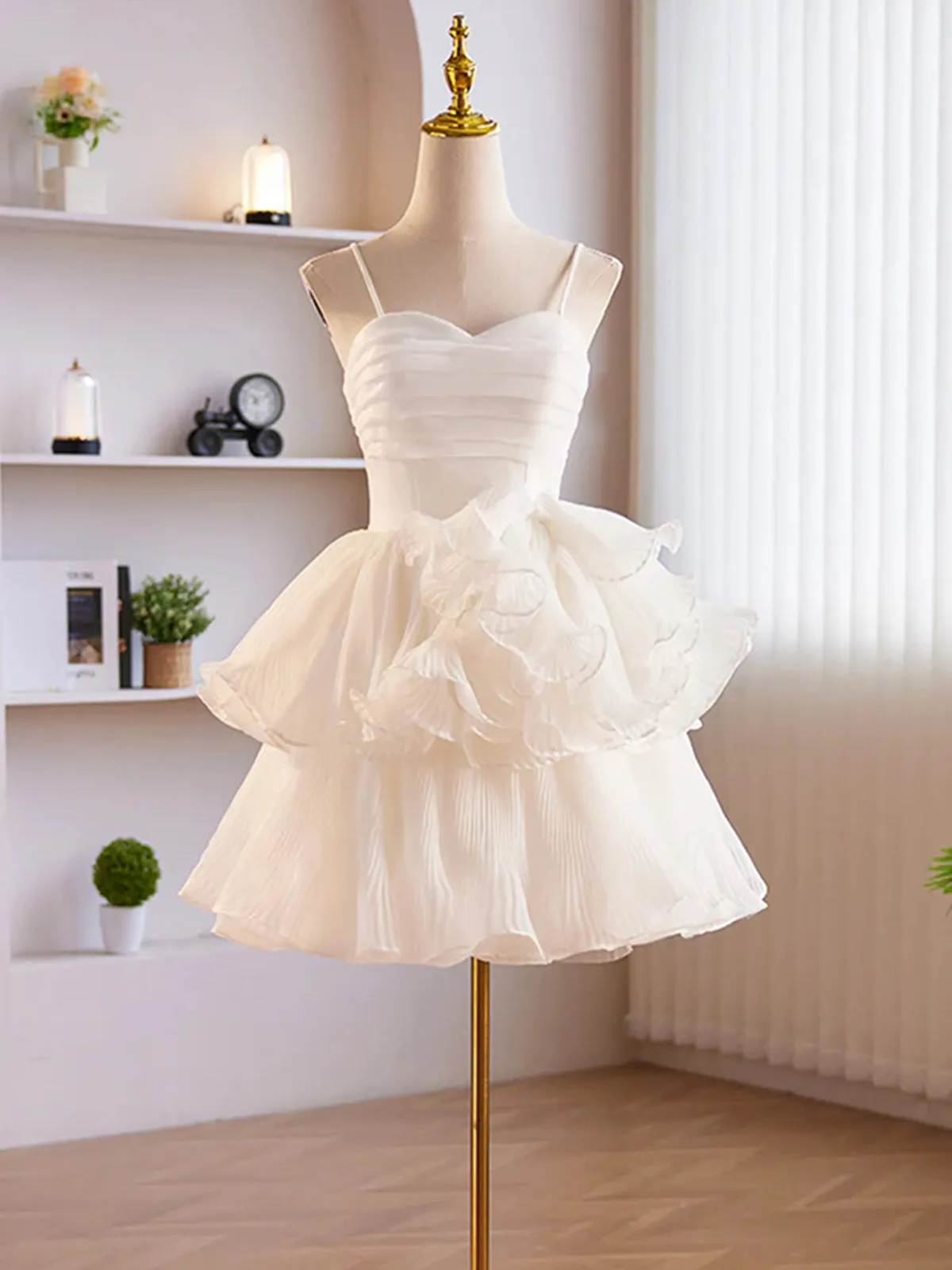 Sweetheart Neck Layered White Chiffon Prom Dresses, Short White Homecoming Dresses