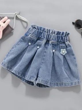 Sweetheart Style Pleated Denim Shorts